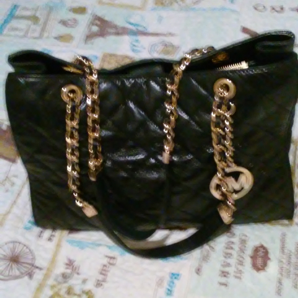 MK black caviar leather with gold accents - Picture 4 of 5